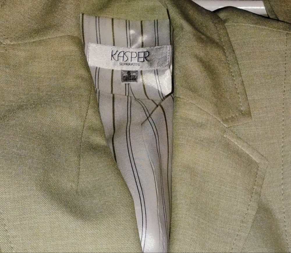 Kasper pants suit